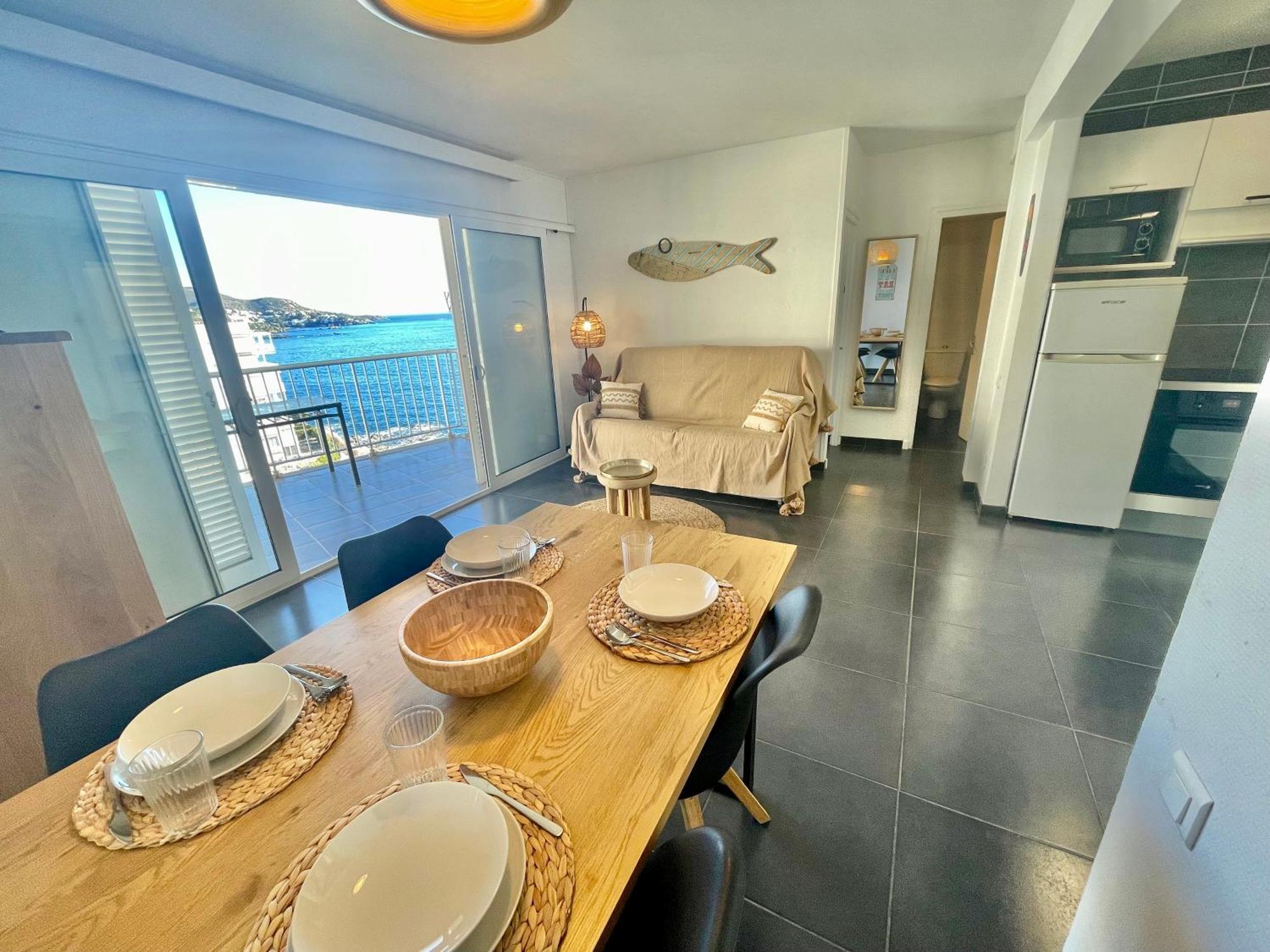 Delfin 8f Apartment Roses